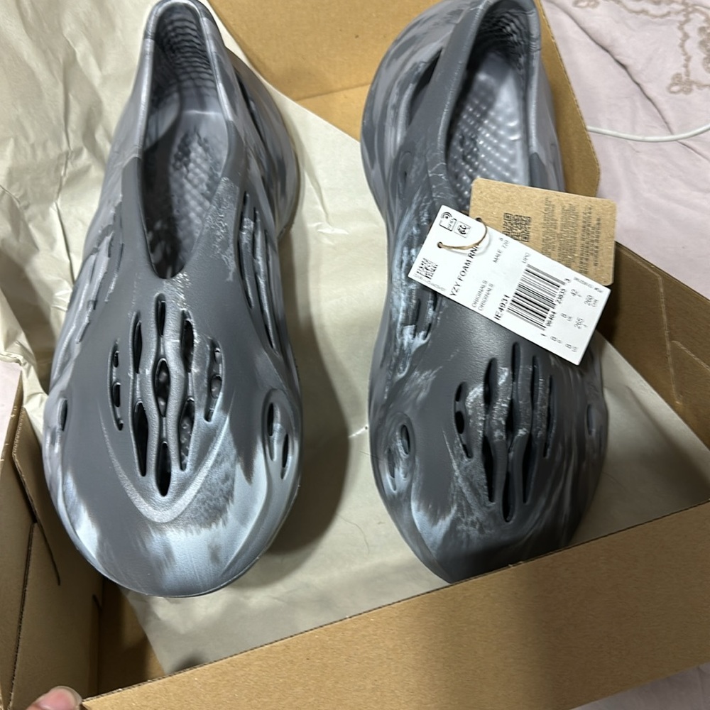 Yeezys - Picture 4 of 5